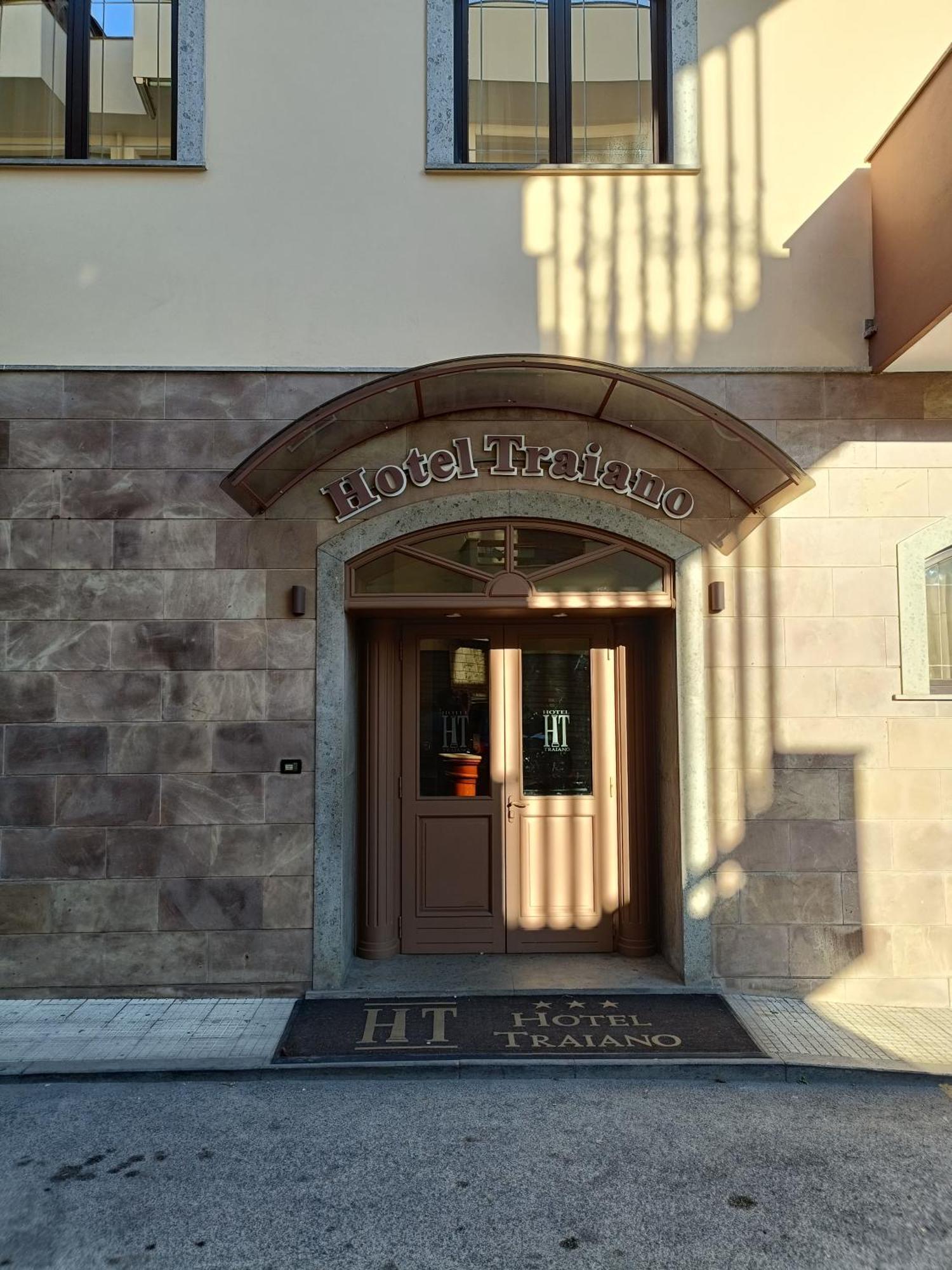 Hotel Traiano Civitavecchia Kültér fotó