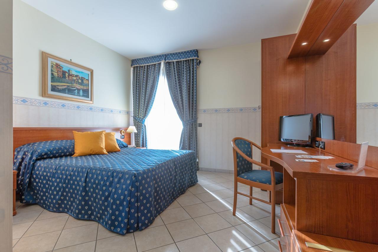 Hotel Traiano Civitavecchia Kültér fotó