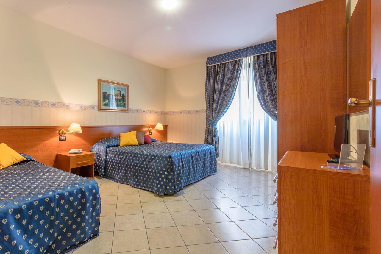 Hotel Traiano Civitavecchia Kültér fotó
