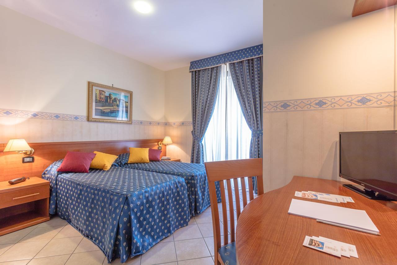 Hotel Traiano Civitavecchia Kültér fotó